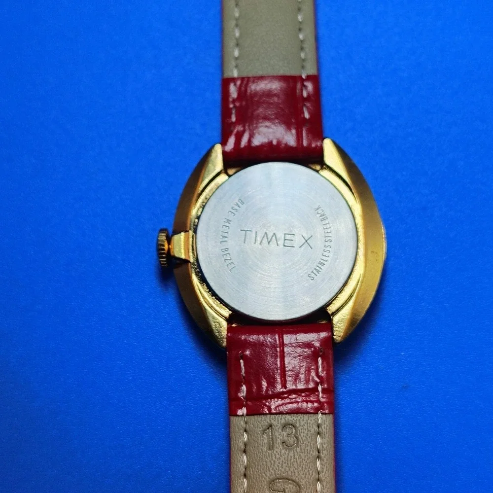 Vintage 1974 Timex Mechanical Wind 27mm Women's‎ Watch New Leather Size 4-6.75